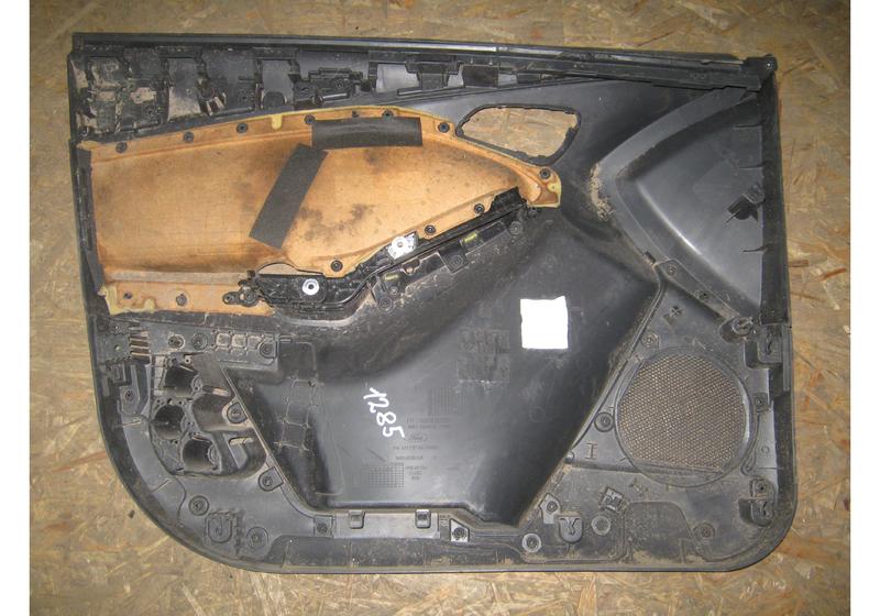 Обшивка двери передней правой Ford Focus 3