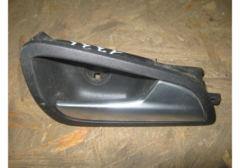 Ручка двери правой внутренняя Ford Focus 3
