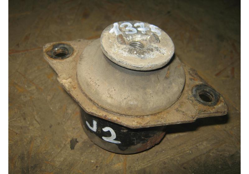 Опора двигателя Volkswagen Jetta 2