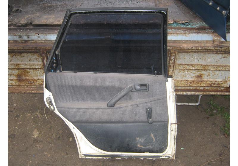Дверь задняя левая Volkswagen Passat B3