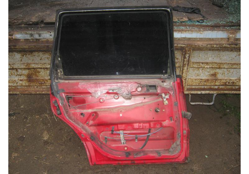 Дверь задняя левая Volkswagen Passat B3