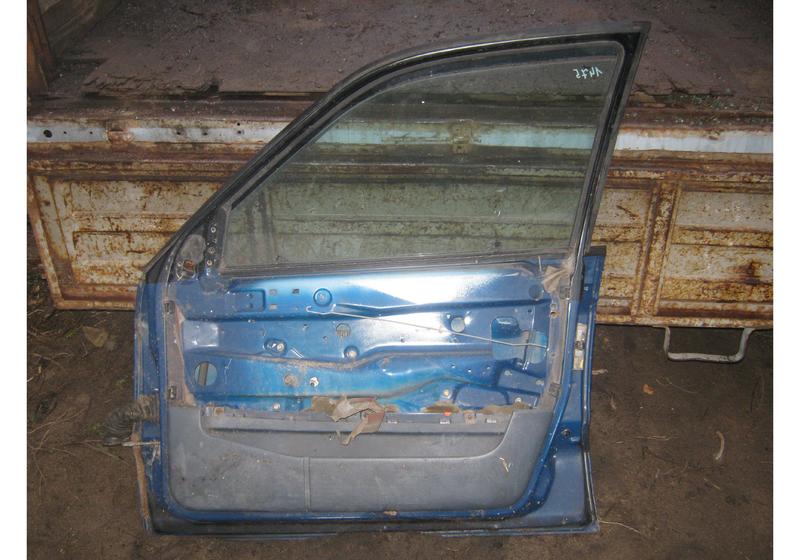 Дверь передняя правая Volkswagen Passat B3