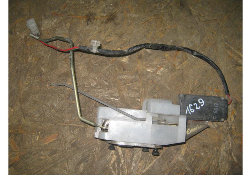 Замок двери передней правой Mazda 323 C