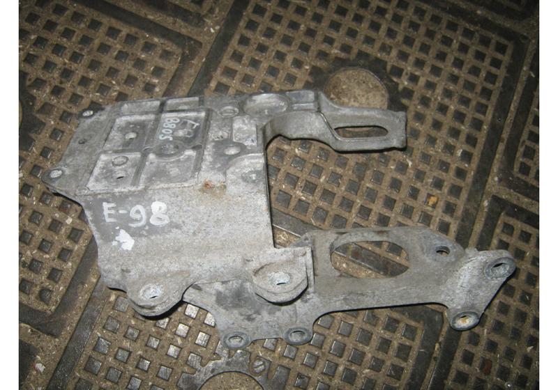 Кронштейн КПП Nissan Qashqai J10