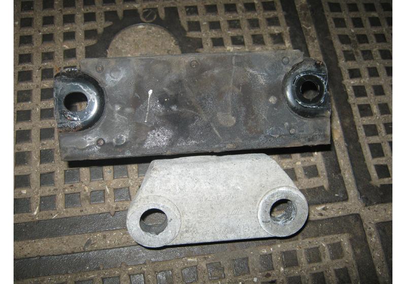 Опора КПП Opel Corsa D
