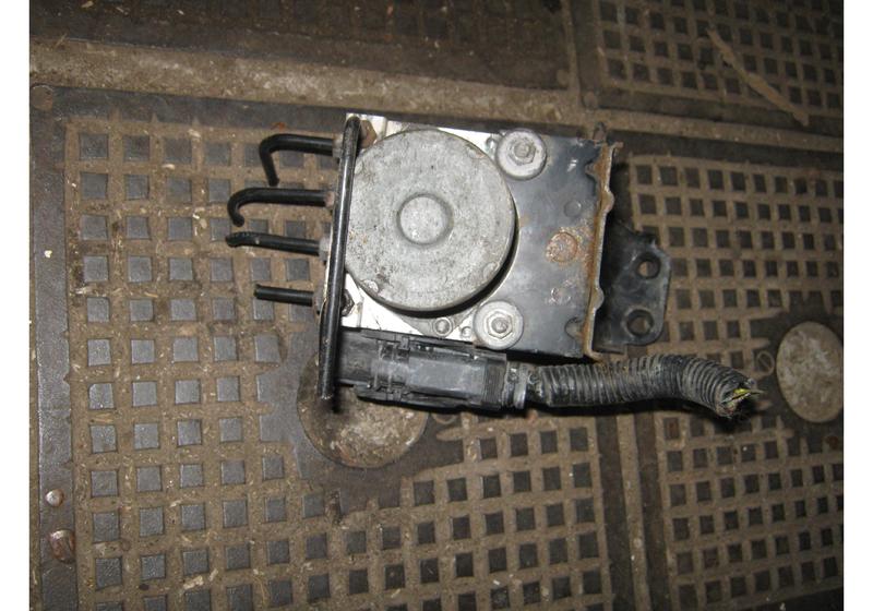 Блок ABS Nissan Qashqai J10