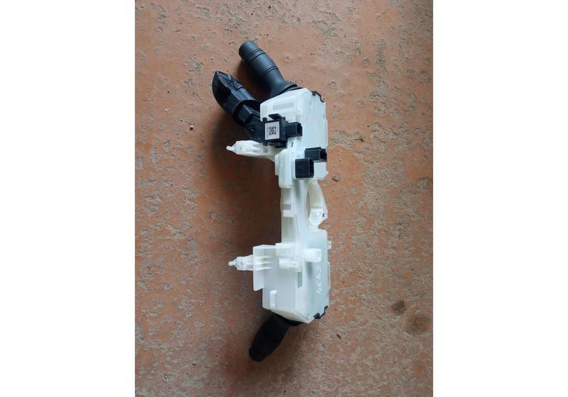 Переключатель подрулевой Renault Scenic 3