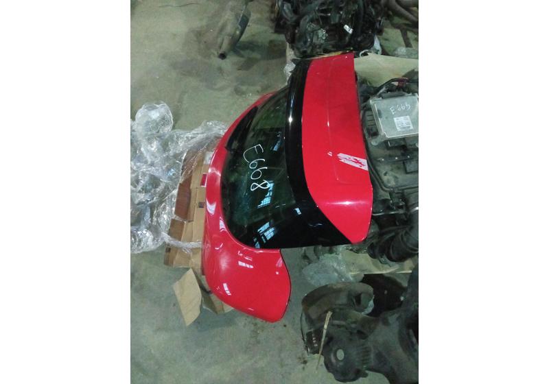 Дверь багажника Opel Astra J