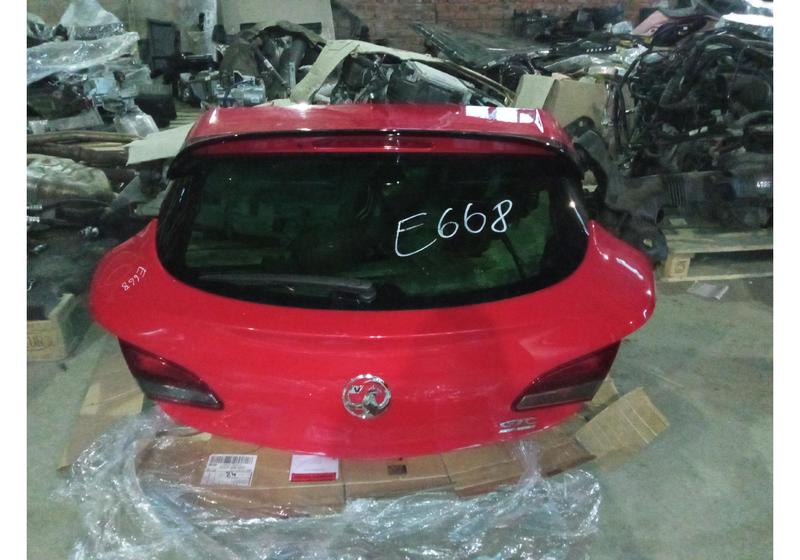 Дверь багажника Opel Astra J
