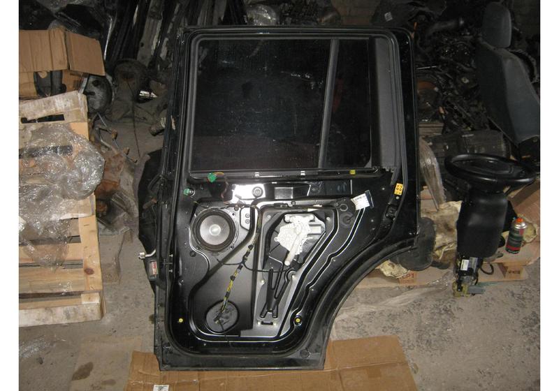 Дверь задняя правая Land Rover Discovery 3