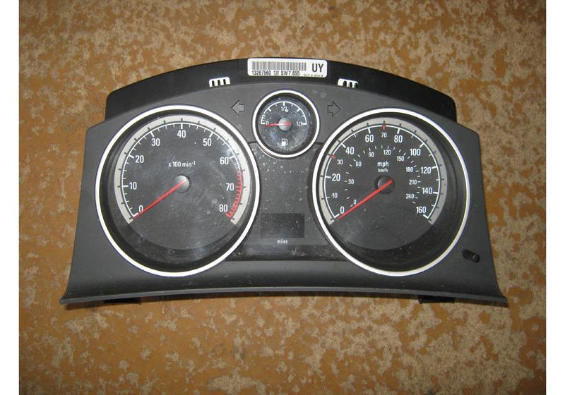 Панель приборов Opel Astra H