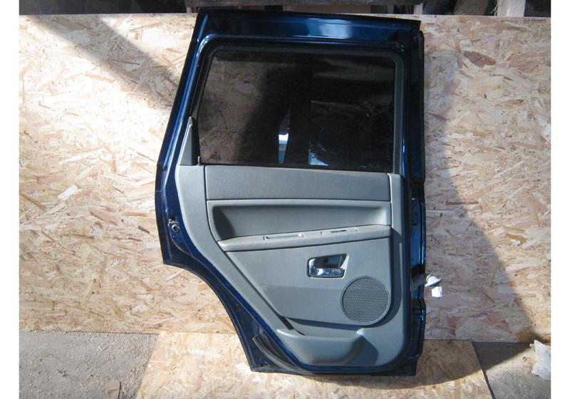 Дверь задняя левая Jeep Grand Cherokee WH WK