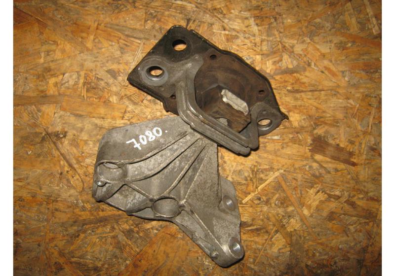 Опора двигателя Nissan Qashqai J10