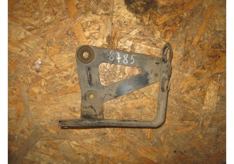 Кронштейн Audi A4 B7