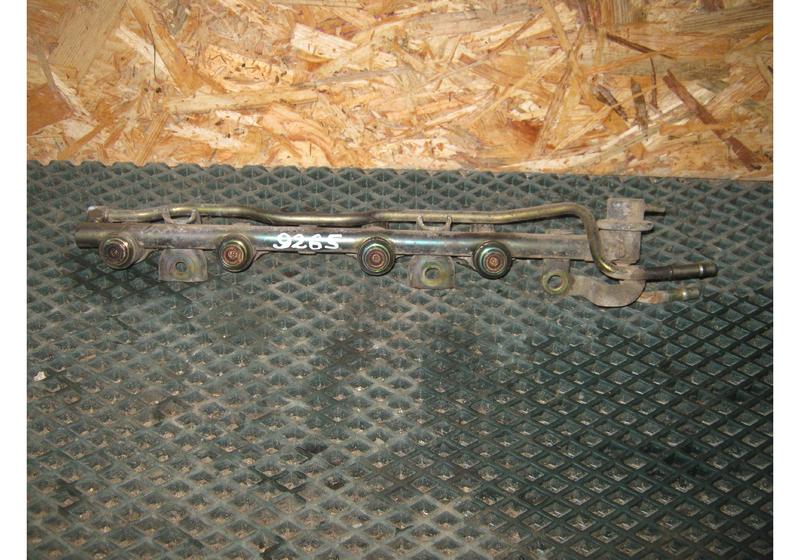 Рейка топливная (рампа) Nissan Almera N15