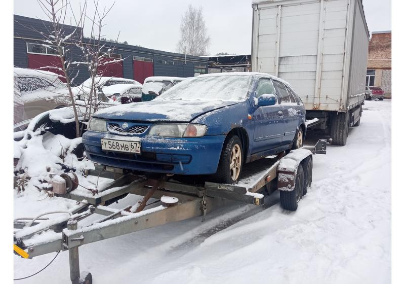 Nissan Almera, 1995